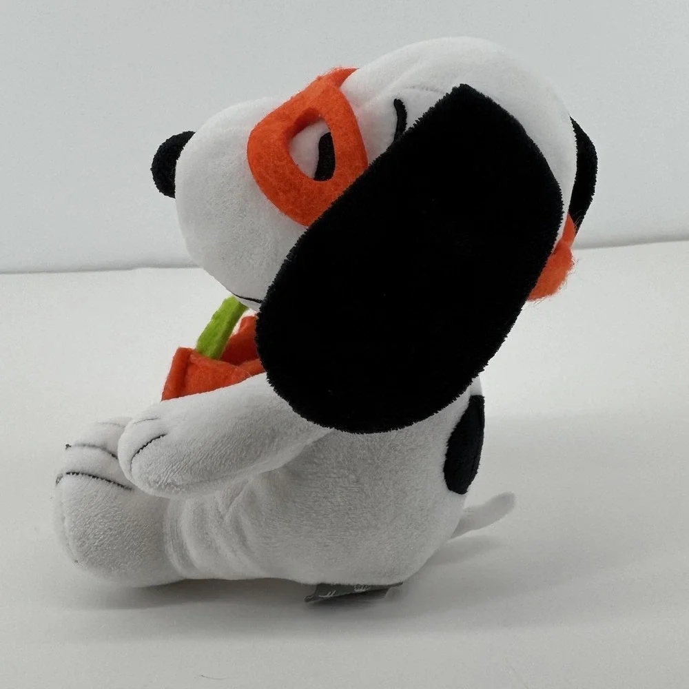 Hallmark Peanuts Snoopy Halloween Plush Pumpkin Masked Trick or Treat  7